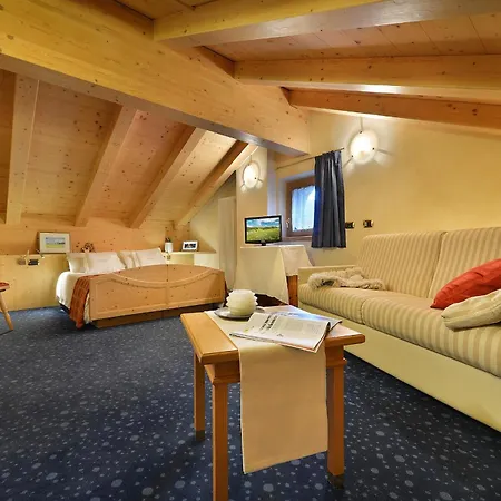 Cristallo Hotell 3*