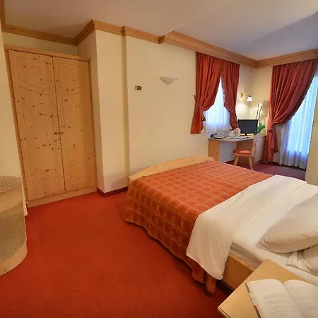 Szálloda Cristallo 3*
