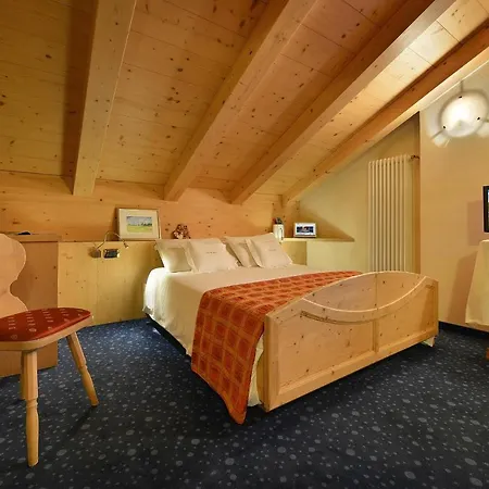 Hotell Cristallo 3*