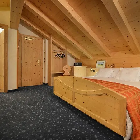 Hotell Cristallo 3*